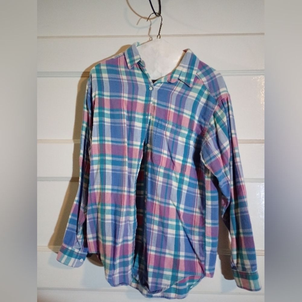 Eddie Bauer medium women's button down shirt (Rox448)